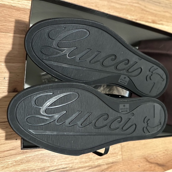 GUCCI LADIES HIGH TOP BLACK/GOLD STUDS SIZE EU 37 VINTAGE(NEVER WORN) - Picture 2 of 6